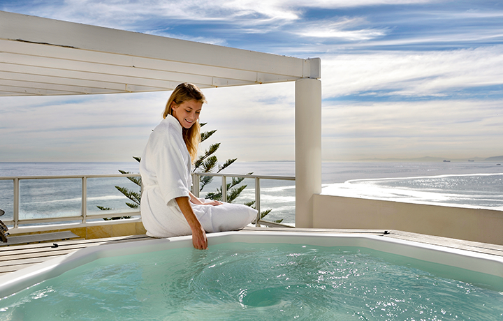 Super-Luxury-Jacuzzi-3