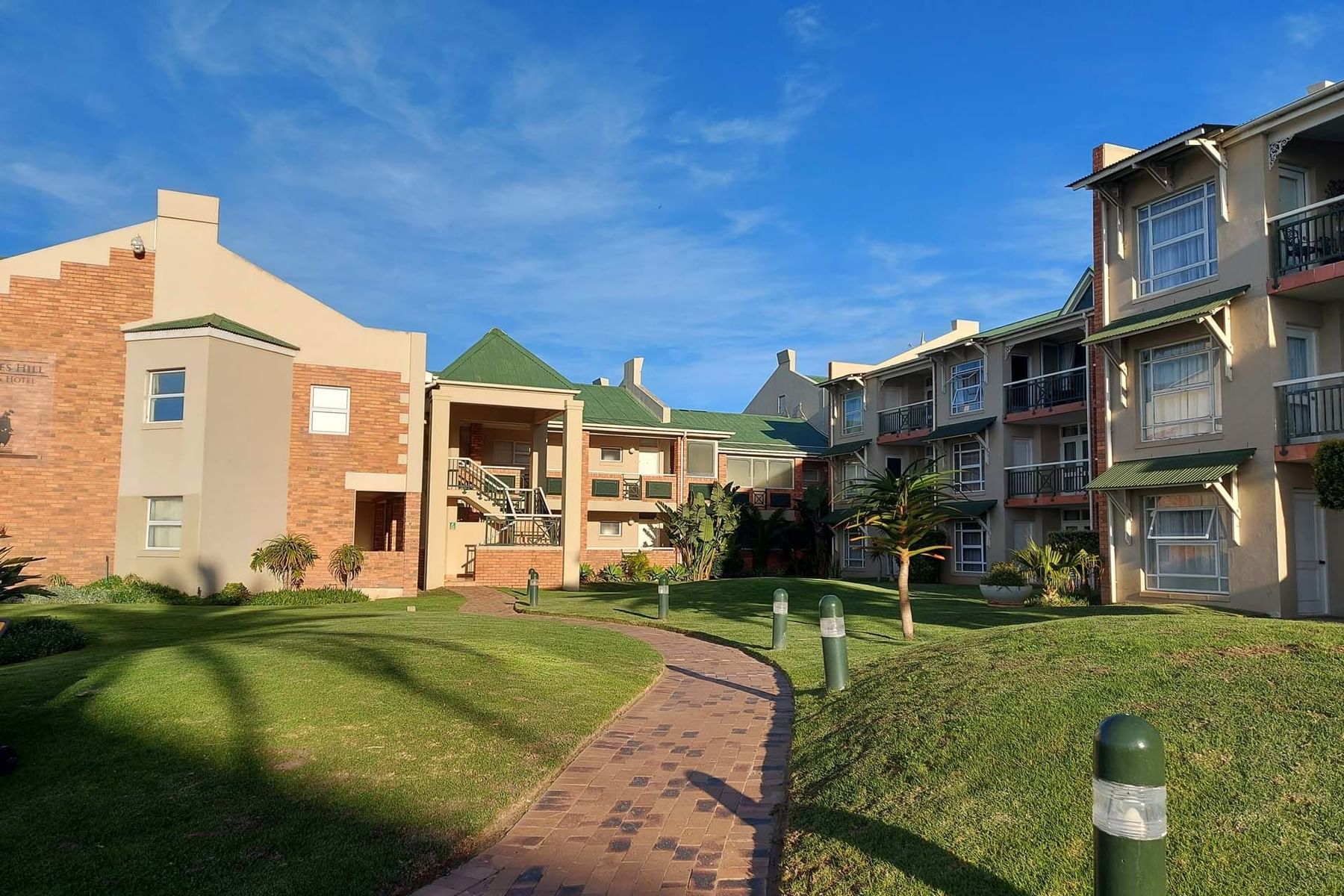 brookes-hill-suites-property-grounds-3