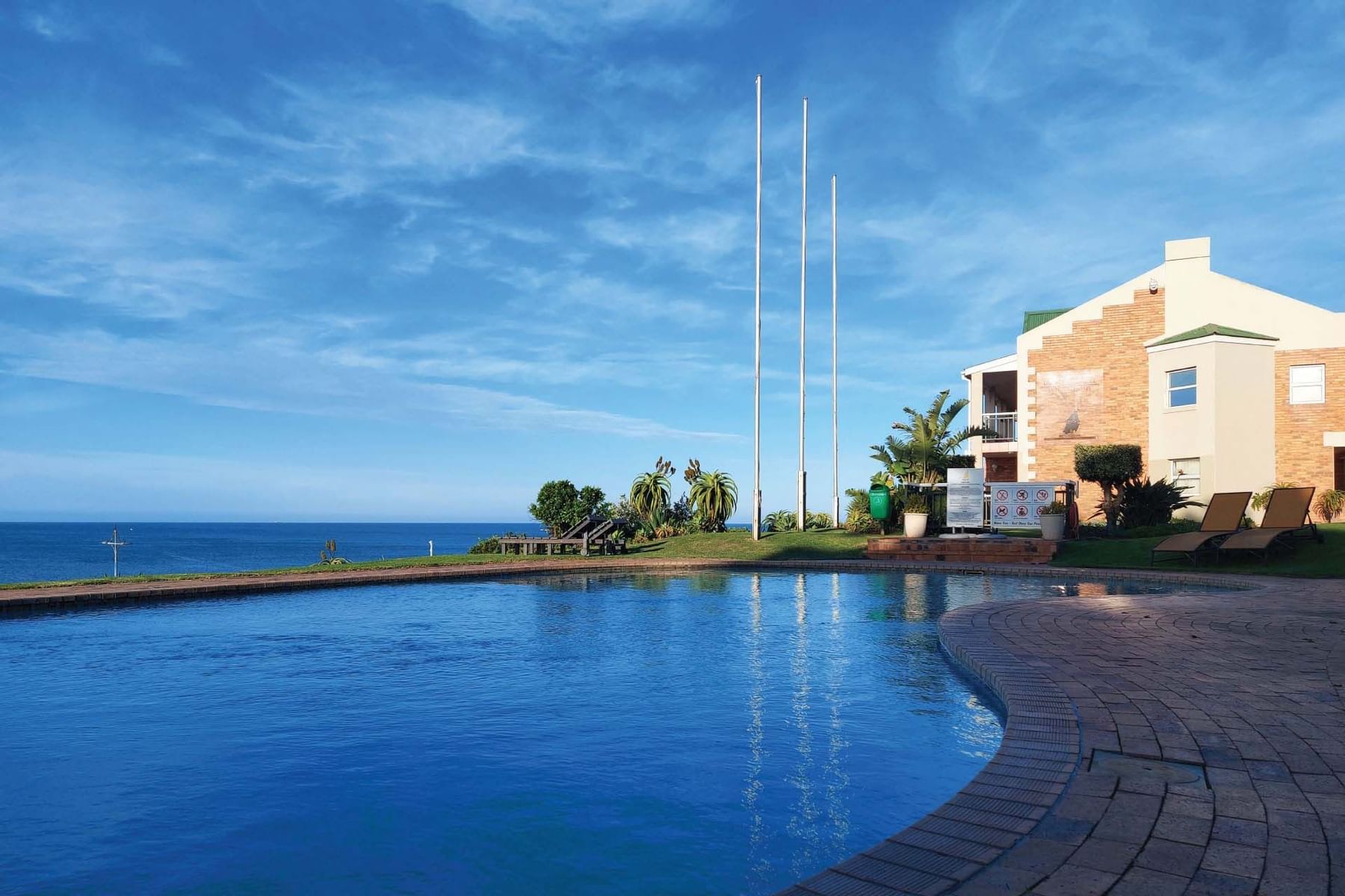 brookes-hill-suites-swimming-pool-2